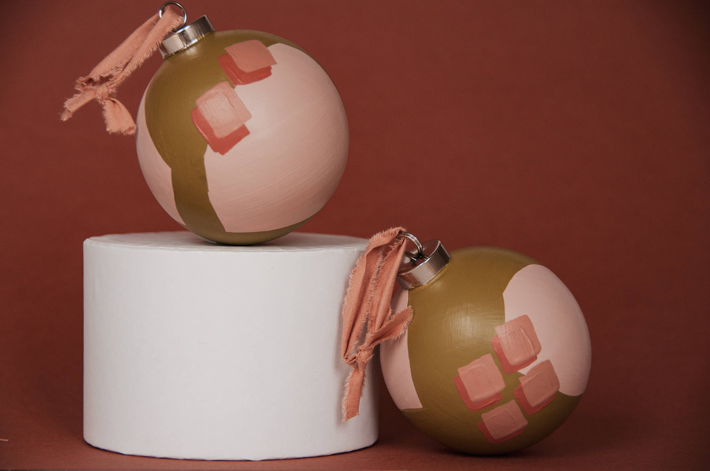 Modern "RIBBON" Hand Painted Ornament