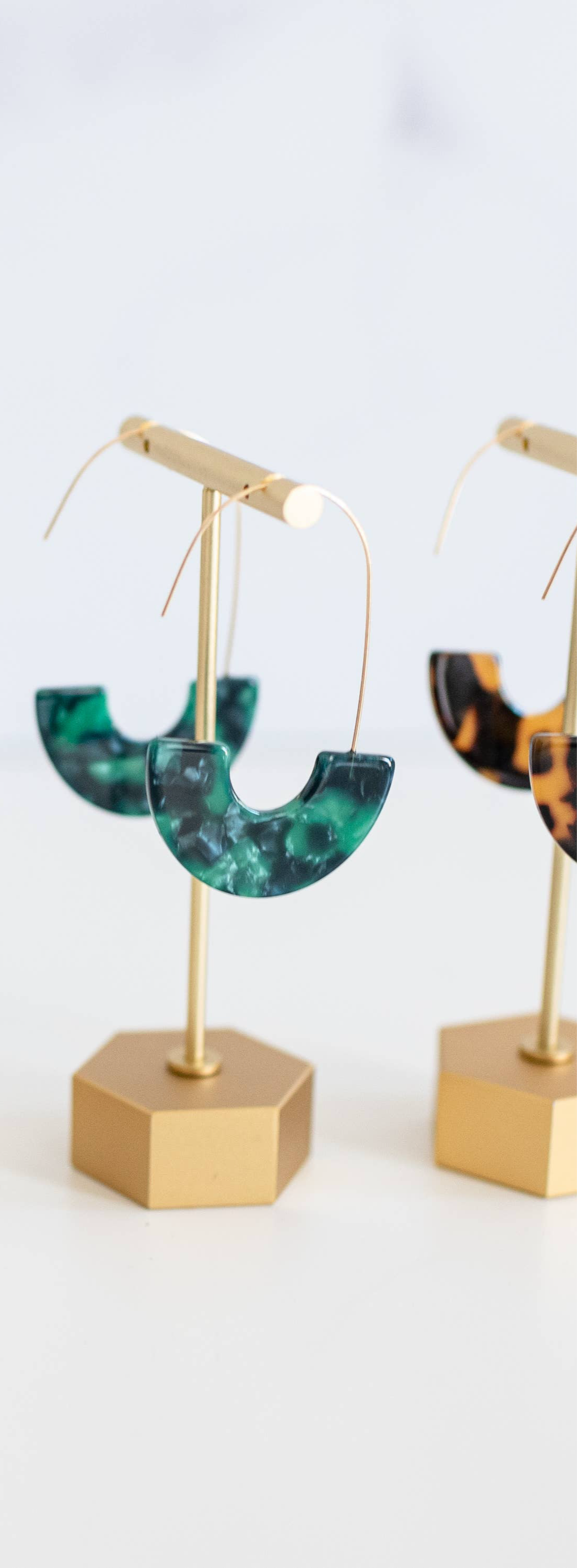 Emerald Green Tortoise Threader Minimalist Earrings
