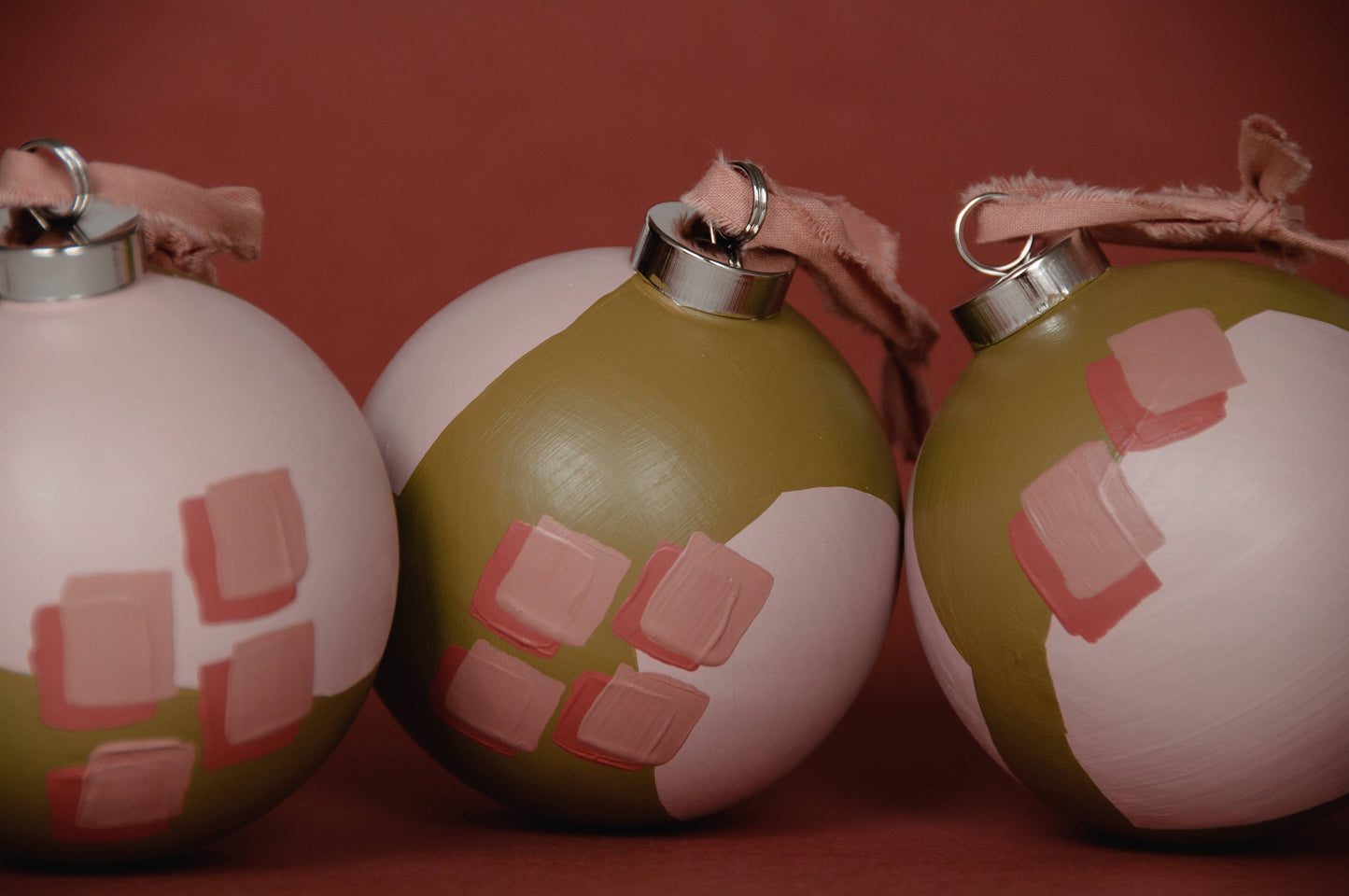 Modern "RIBBON" Hand Painted Ornament