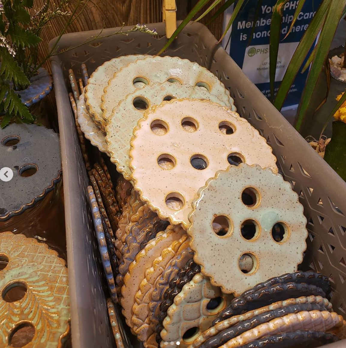 Large Flower Frogs
