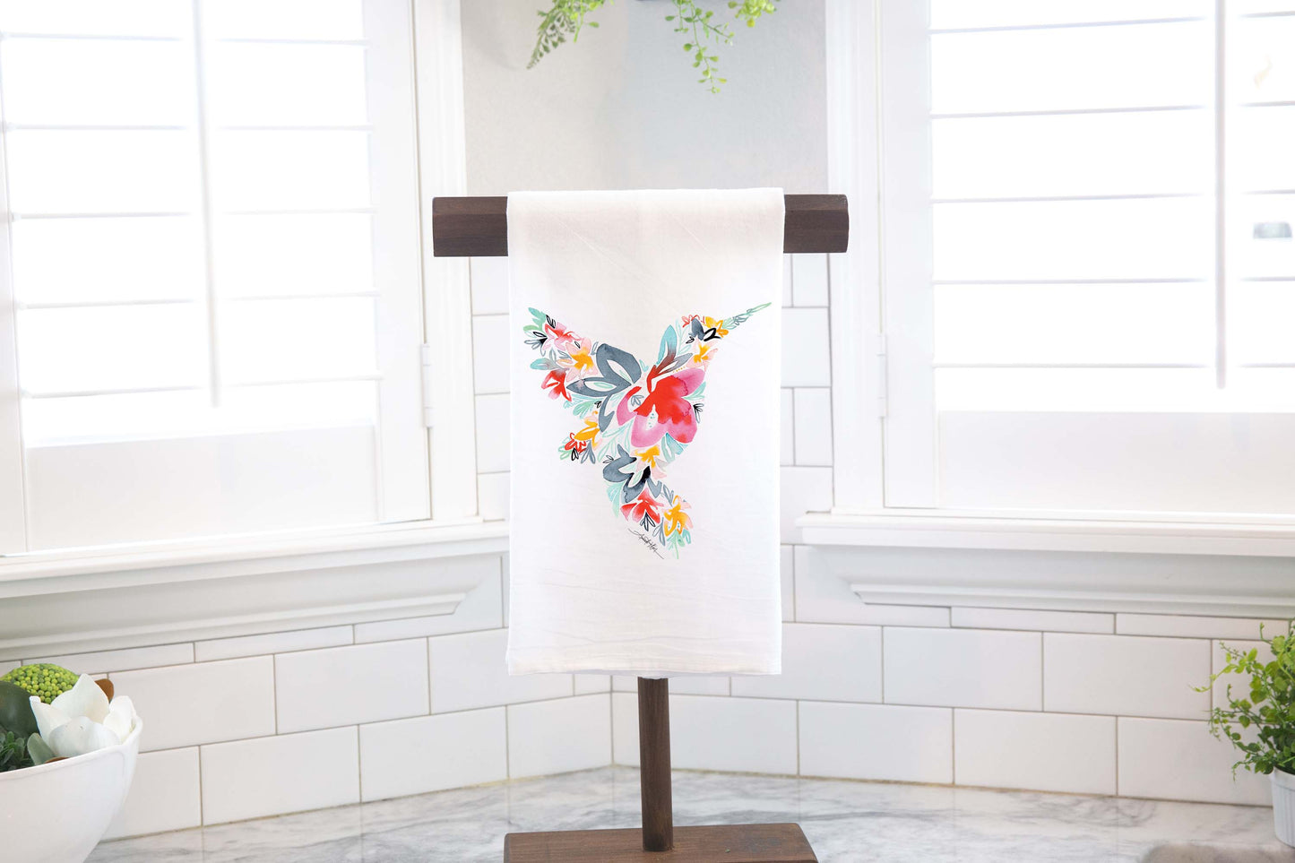 Hummingbird Flour Sack Tea Towel: Towels with Hangers
