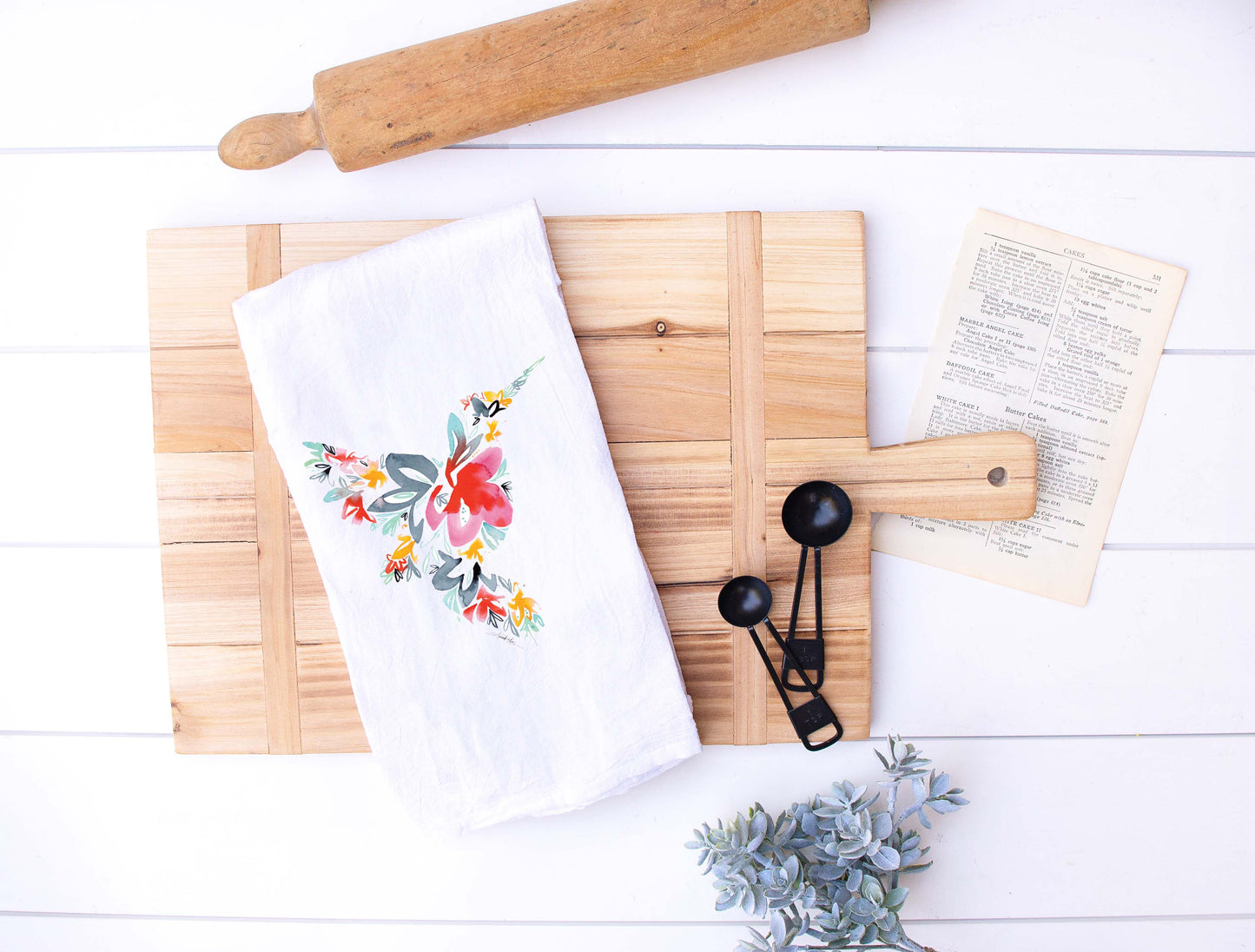Hummingbird Flour Sack Tea Towel: Towels with Hangers