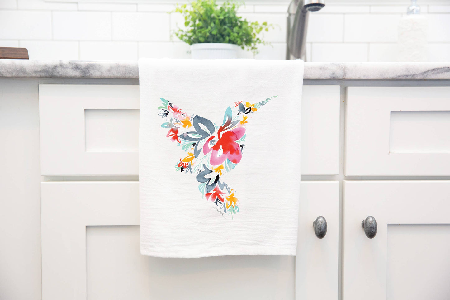 Hummingbird Flour Sack Tea Towel: Towels with Hangers