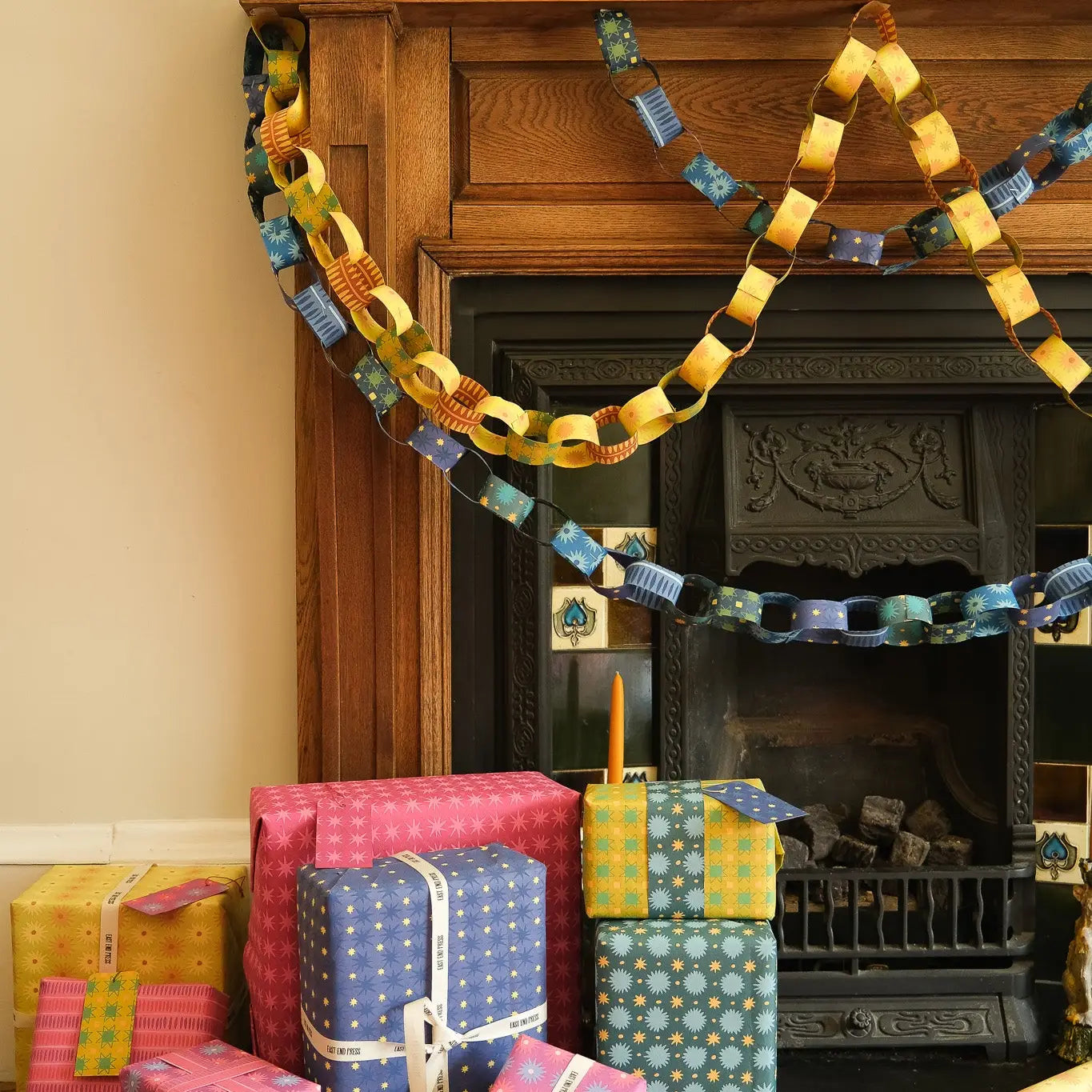 Paper Chain Pink Blue